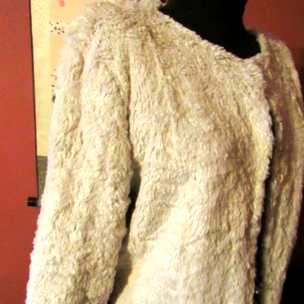 🪽 Cream Faux Fur Evening Jacket with Mocha Satin Lining - MJ - Picture 5 of 15